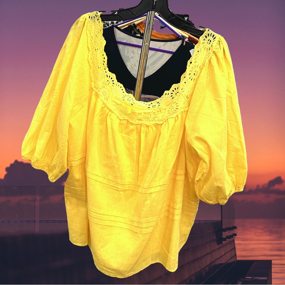 Women’s plussize Bright Yellow Eye-let detail Puff-sleeve Blouse💜💜2X